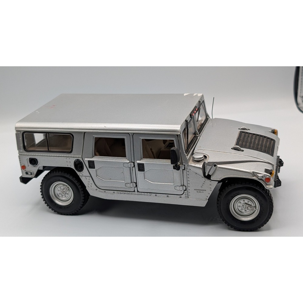 1998 Maisto Hummer Hard Top 4x4 1:18 Scale Diecast Model Humvee Silver